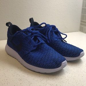 Nike Roshe Flyknit Women's Shoe Size 6